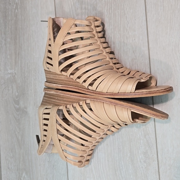 Vince Camuto Women Cut Out Side Leather Wedge Ankle shoes boots sz 6M - Picture 10 of 13